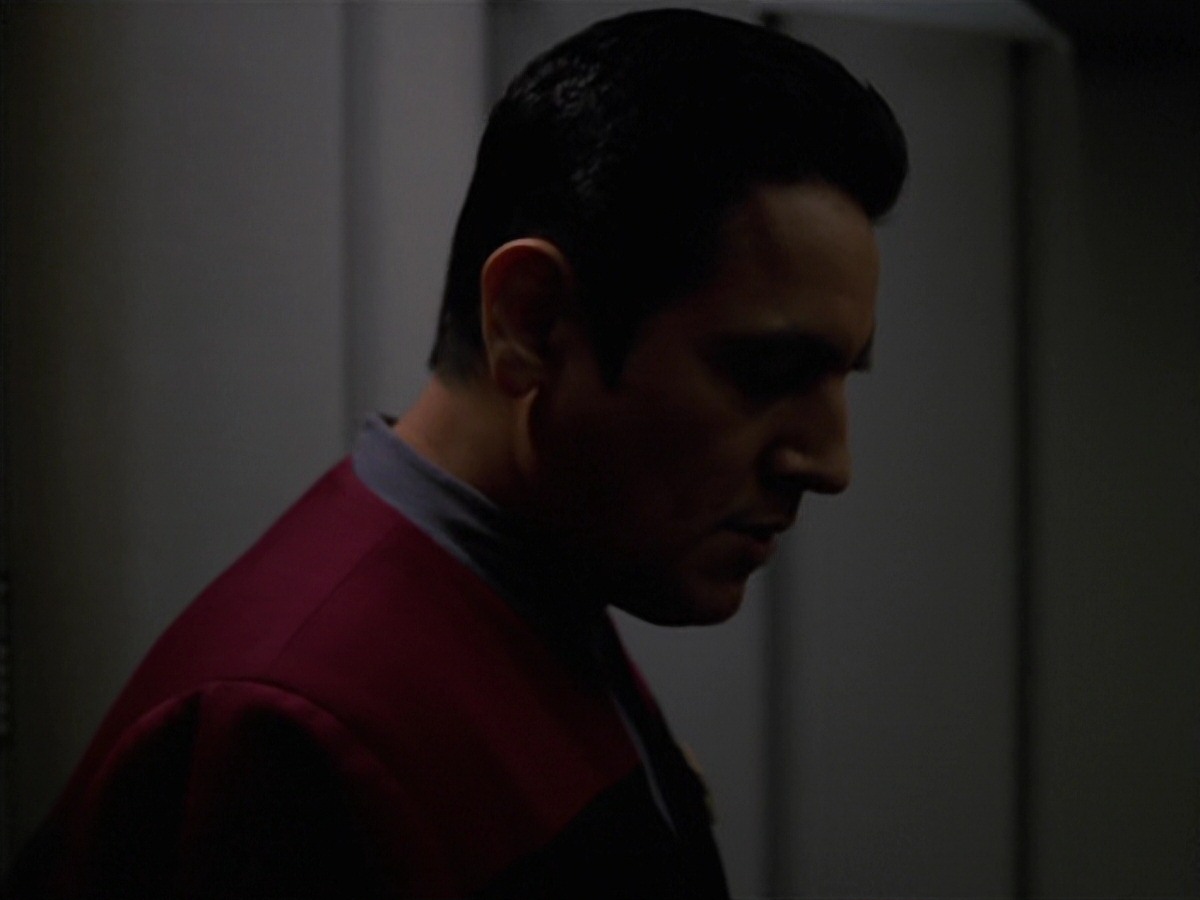 extant_StarTrek_VOY_7x24-RenaissanceMan_1089.jpg