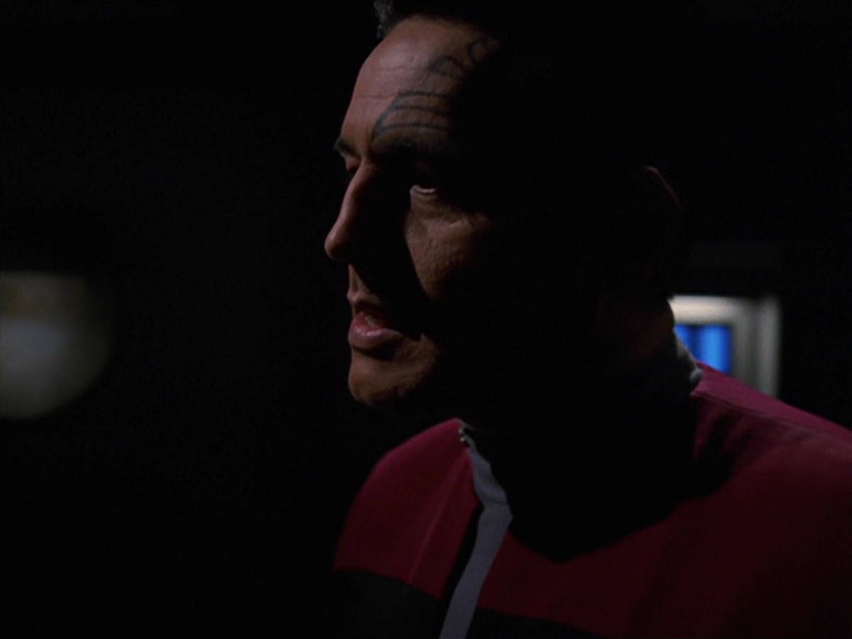 extant_StarTrek_VOY_7x24-RenaissanceMan_1110.jpg