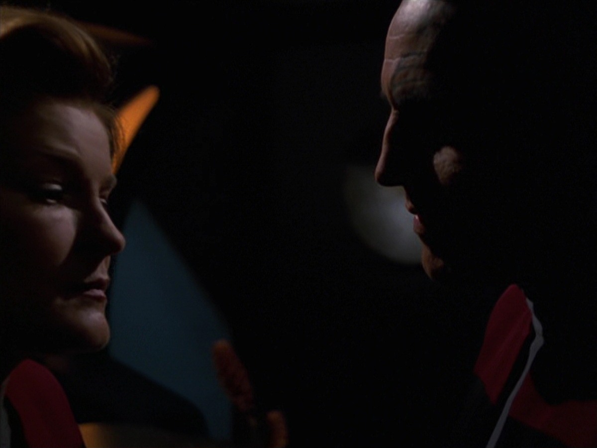 extant_StarTrek_VOY_7x24-RenaissanceMan_1120.jpg
