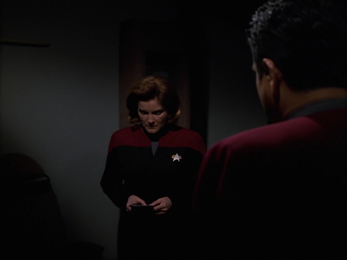 extant_StarTrek_VOY_7x24-RenaissanceMan_1134.jpg