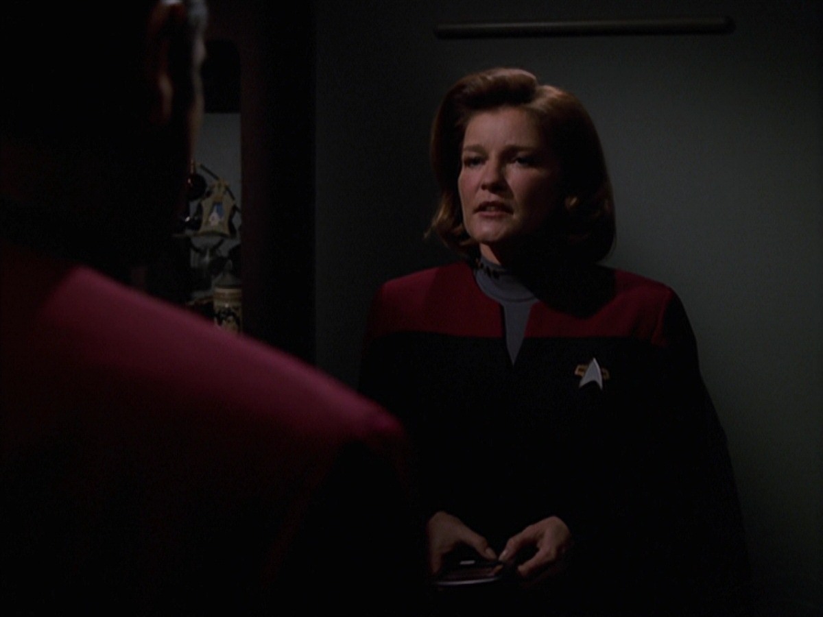 extant_StarTrek_VOY_7x24-RenaissanceMan_1162.jpg