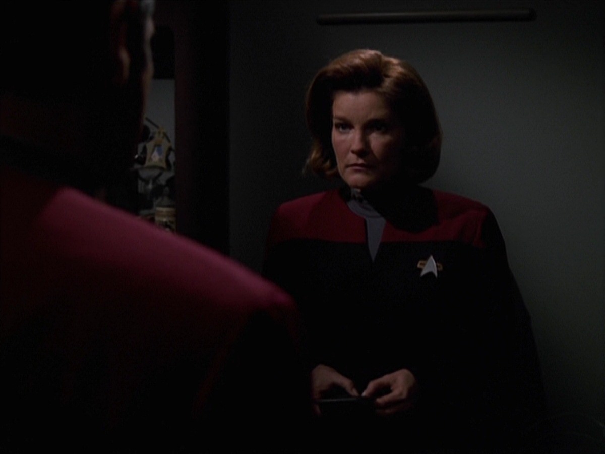 extant_StarTrek_VOY_7x24-RenaissanceMan_1168.jpg