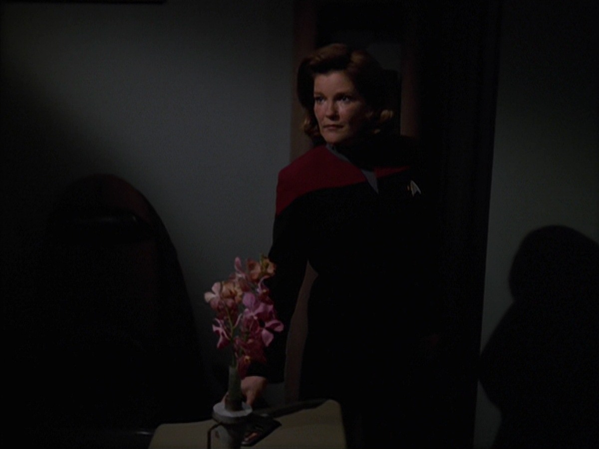 extant_StarTrek_VOY_7x24-RenaissanceMan_1177.jpg