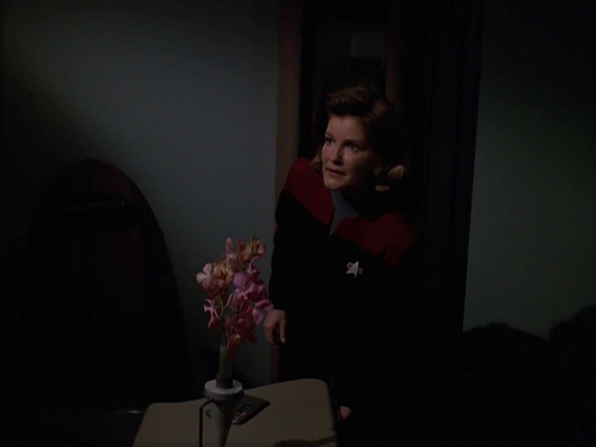extant_StarTrek_VOY_7x24-RenaissanceMan_1179.jpg