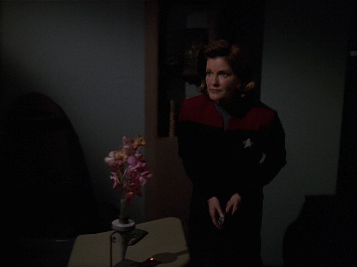 extant_StarTrek_VOY_7x24-RenaissanceMan_1180.jpg