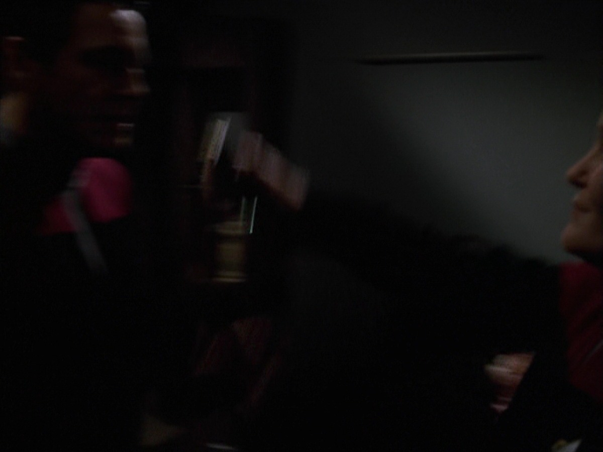 extant_StarTrek_VOY_7x24-RenaissanceMan_1182.jpg