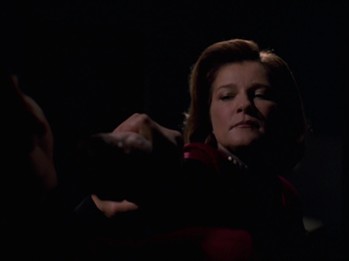 extant_StarTrek_VOY_7x24-RenaissanceMan_1186.jpg