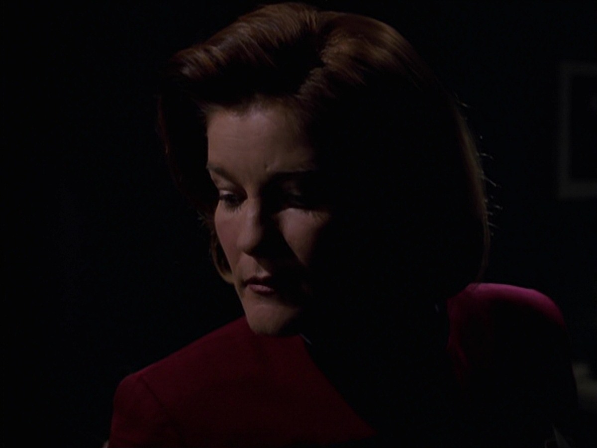 extant_StarTrek_VOY_7x24-RenaissanceMan_1191.jpg
