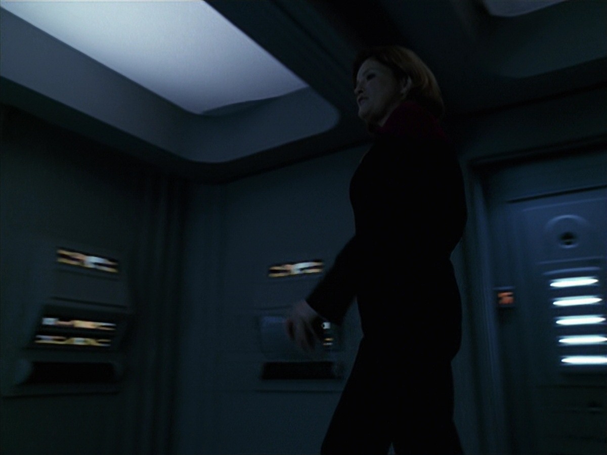 extant_StarTrek_VOY_7x24-RenaissanceMan_1205.jpg