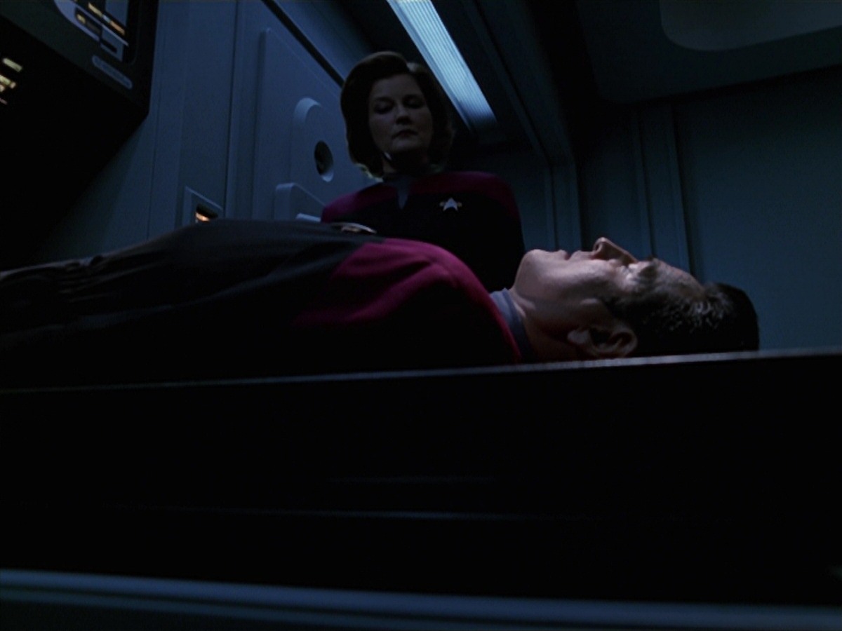extant_StarTrek_VOY_7x24-RenaissanceMan_1229.jpg