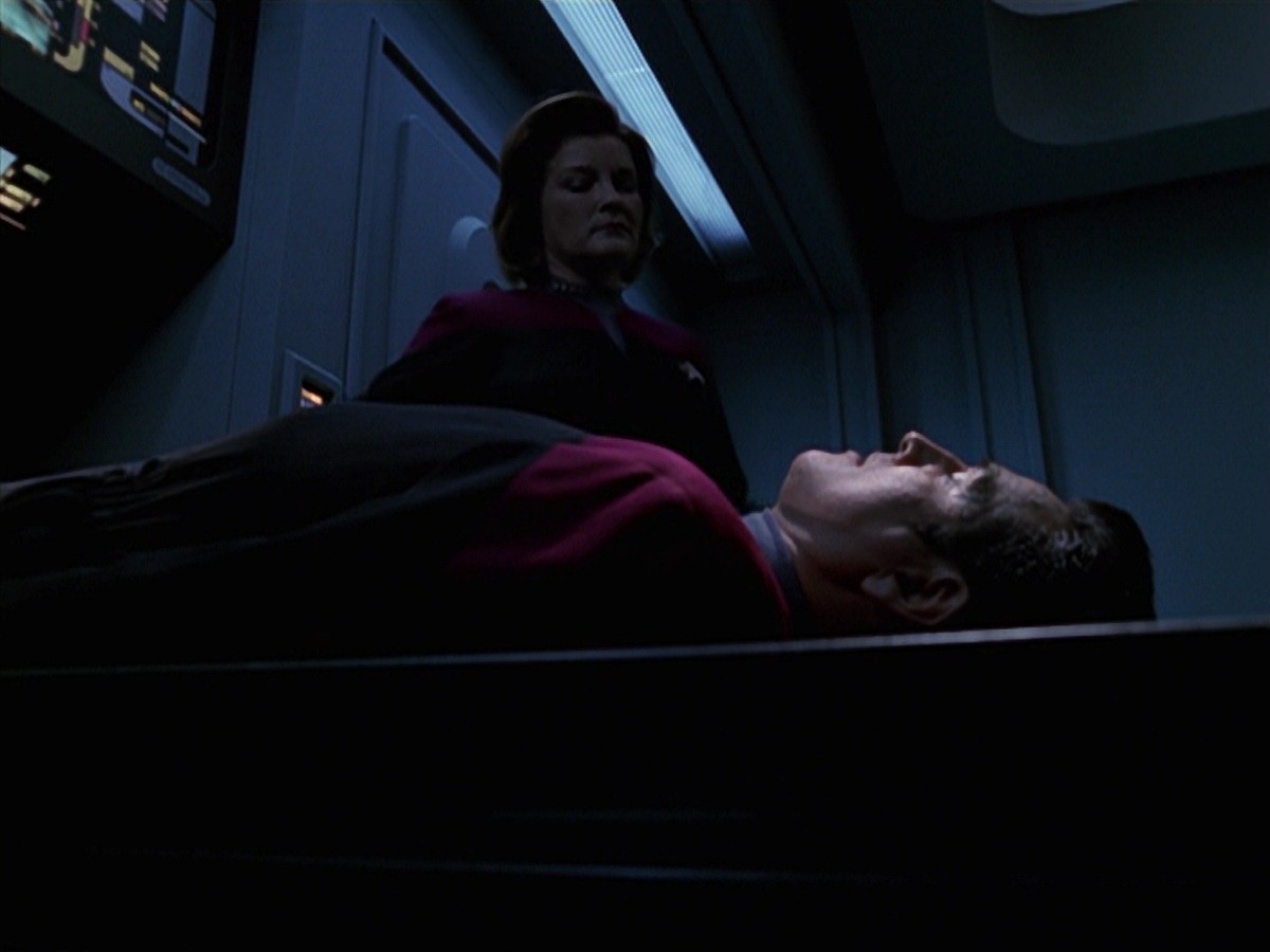 extant_StarTrek_VOY_7x24-RenaissanceMan_1232.jpg