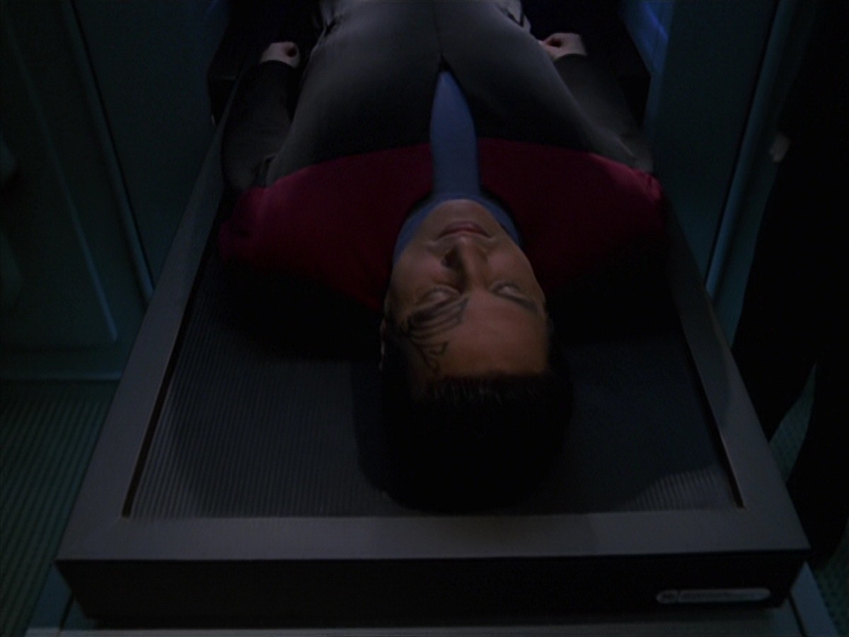 extant_StarTrek_VOY_7x24-RenaissanceMan_1238.jpg