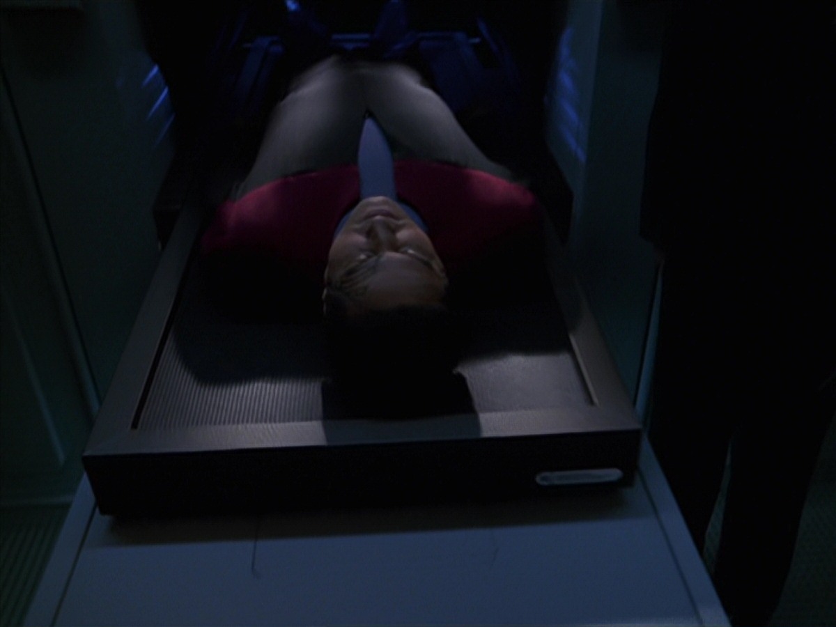extant_StarTrek_VOY_7x24-RenaissanceMan_1239.jpg