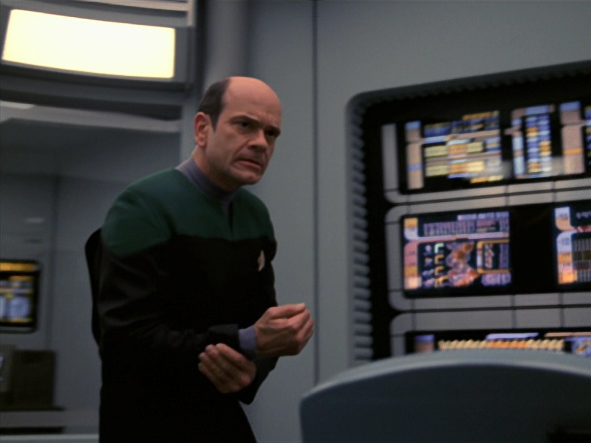 extant_StarTrek_VOY_7x24-RenaissanceMan_1273.jpg