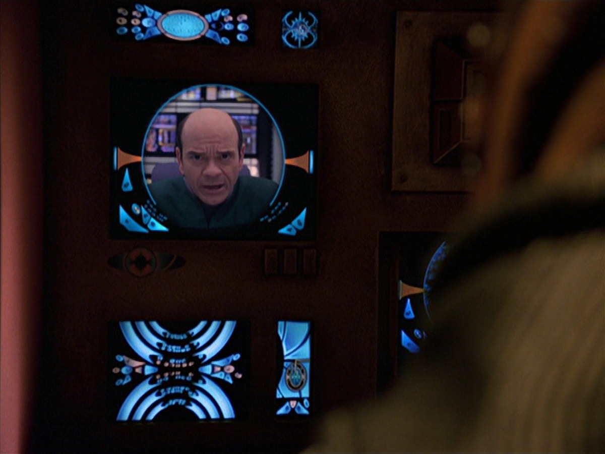 extant_StarTrek_VOY_7x24-RenaissanceMan_1288.jpg