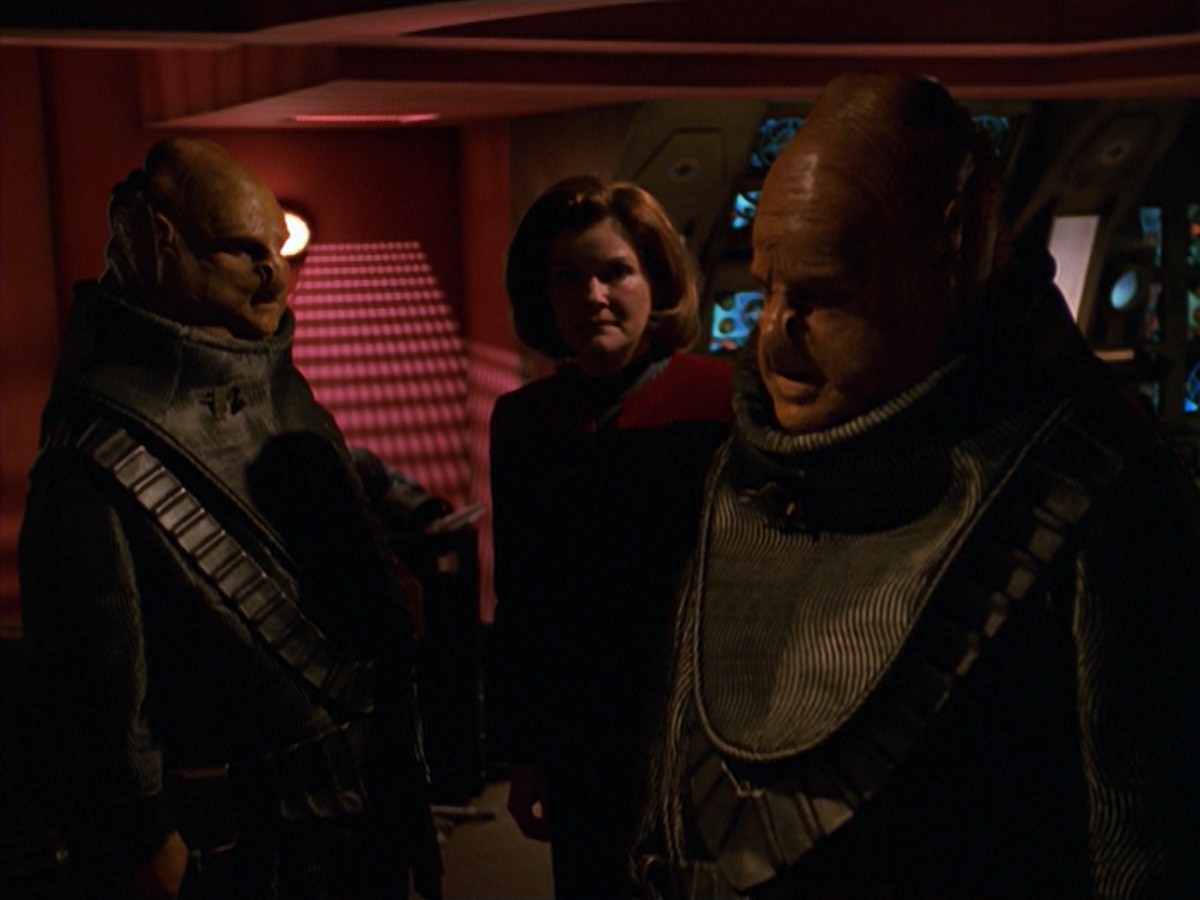 extant_StarTrek_VOY_7x24-RenaissanceMan_1291.jpg
