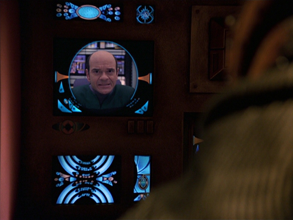 extant_StarTrek_VOY_7x24-RenaissanceMan_1298.jpg