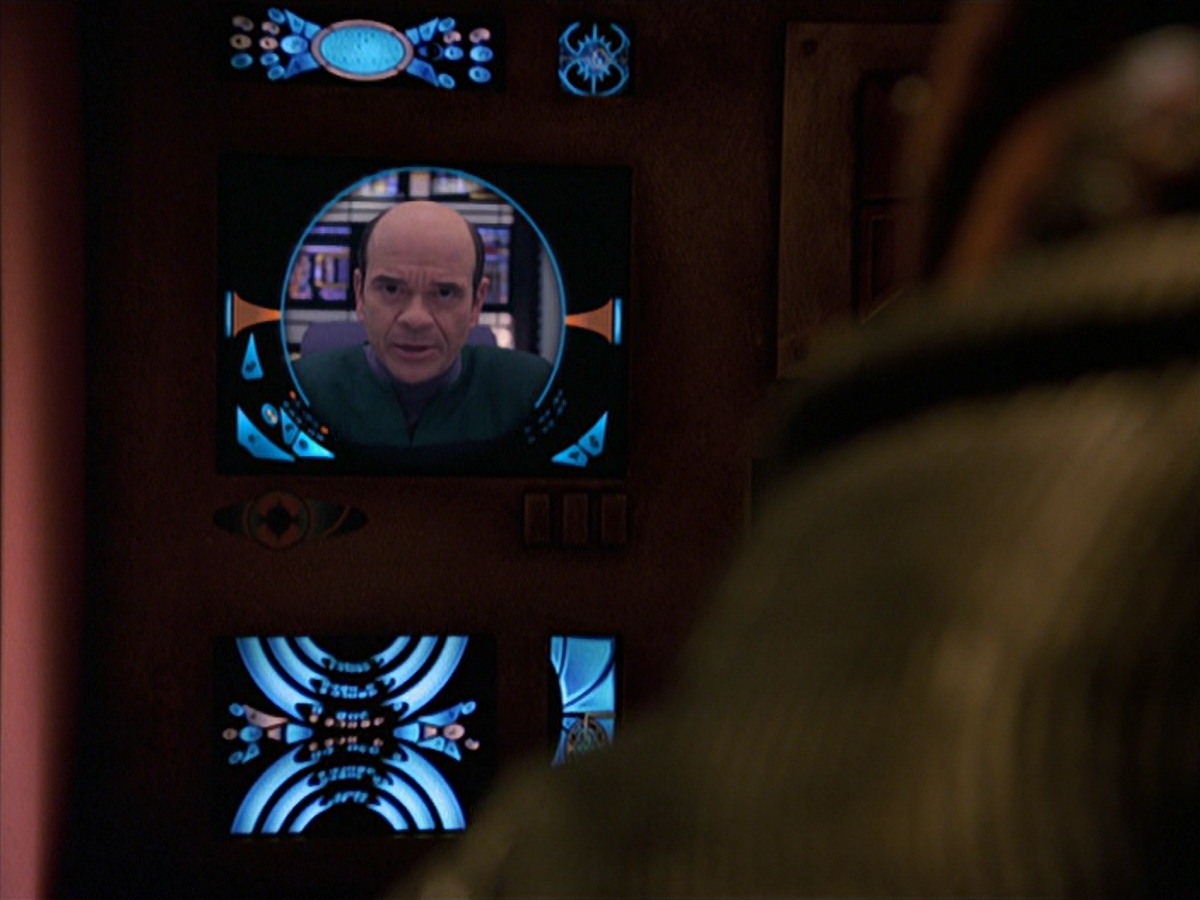 extant_StarTrek_VOY_7x24-RenaissanceMan_1307.jpg