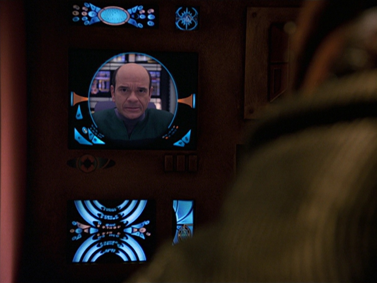 extant_StarTrek_VOY_7x24-RenaissanceMan_1308.jpg