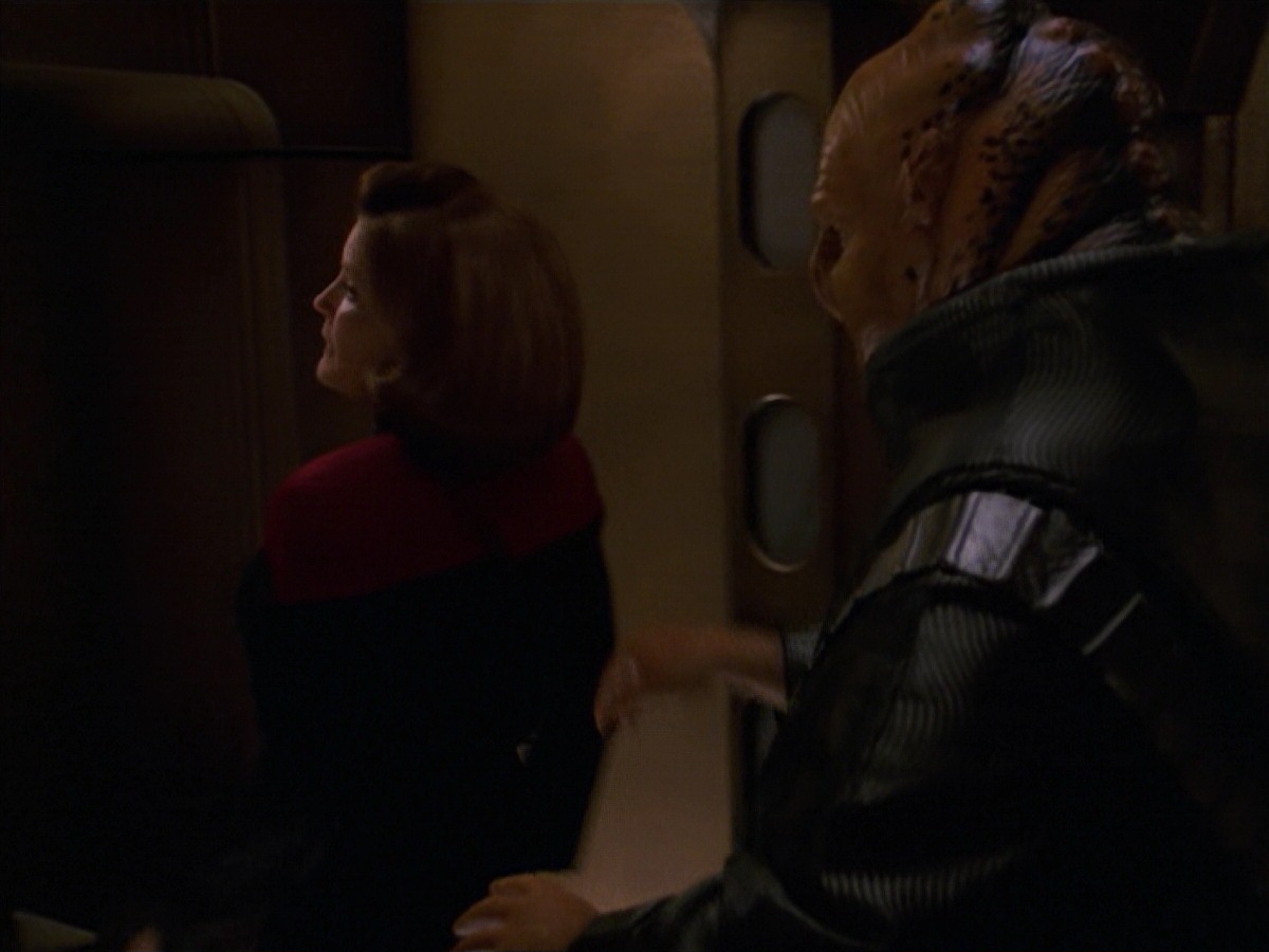 extant_StarTrek_VOY_7x24-RenaissanceMan_1318.jpg