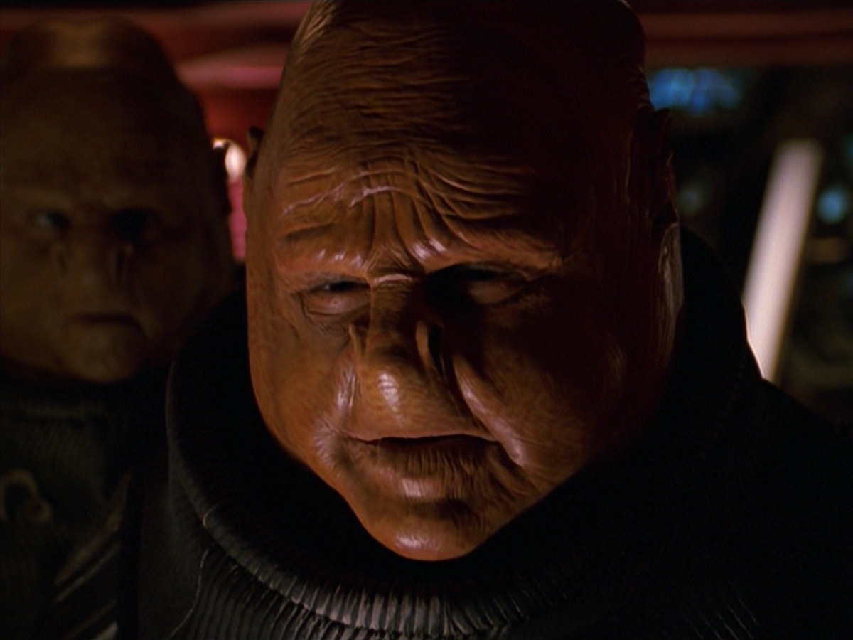 extant_StarTrek_VOY_7x24-RenaissanceMan_1335.jpg