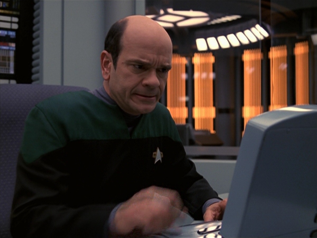 extant_StarTrek_VOY_7x24-RenaissanceMan_1378.jpg