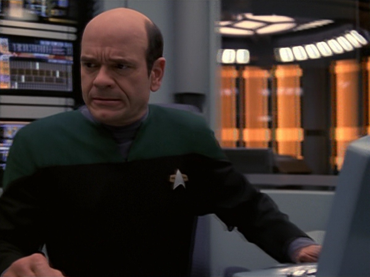 extant_StarTrek_VOY_7x24-RenaissanceMan_1380.jpg