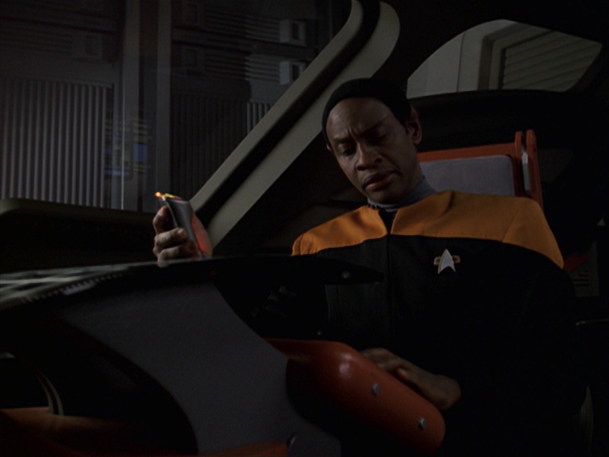 extant_StarTrek_VOY_7x24-RenaissanceMan_1393.jpg