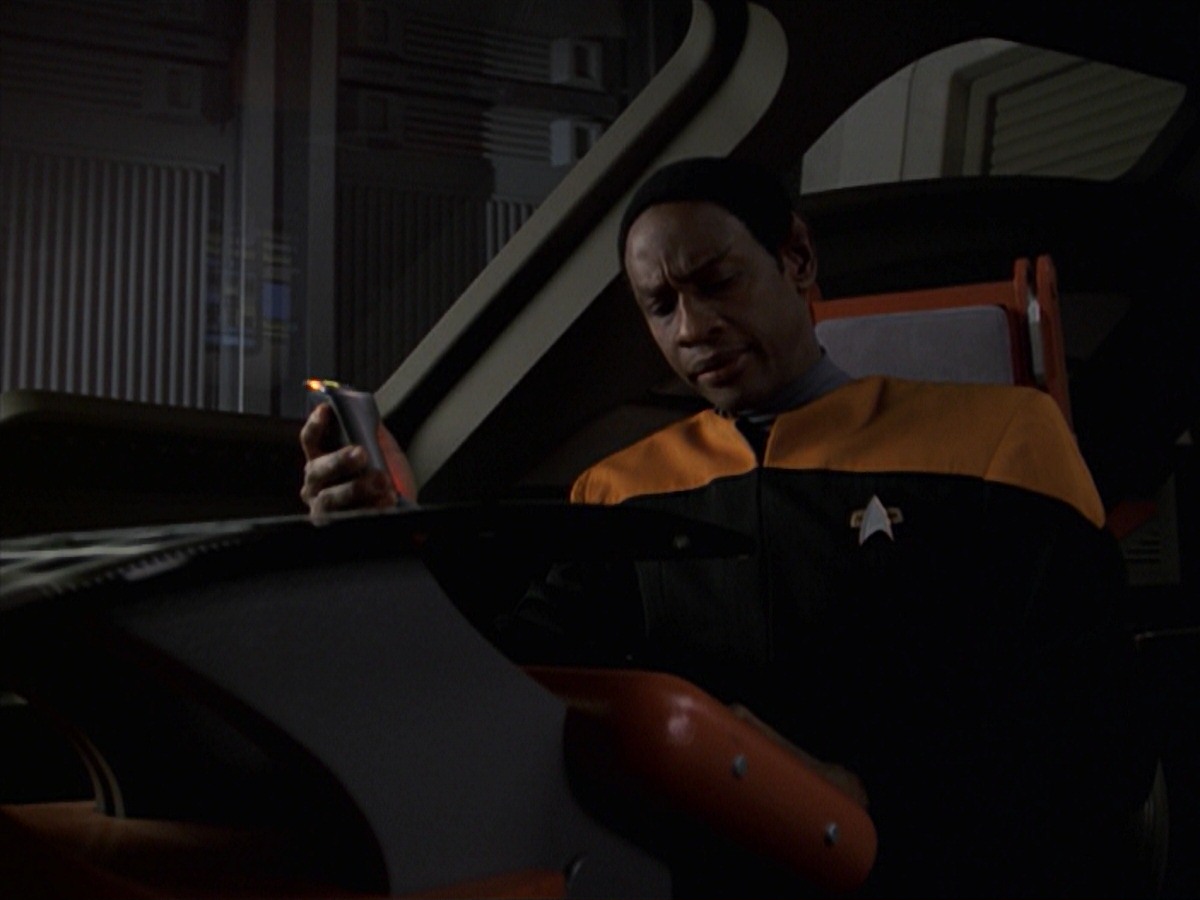 extant_StarTrek_VOY_7x24-RenaissanceMan_1396.jpg