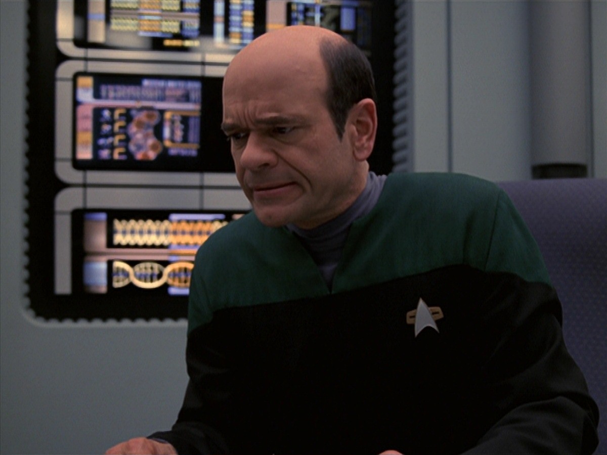 extant_StarTrek_VOY_7x24-RenaissanceMan_1398.jpg
