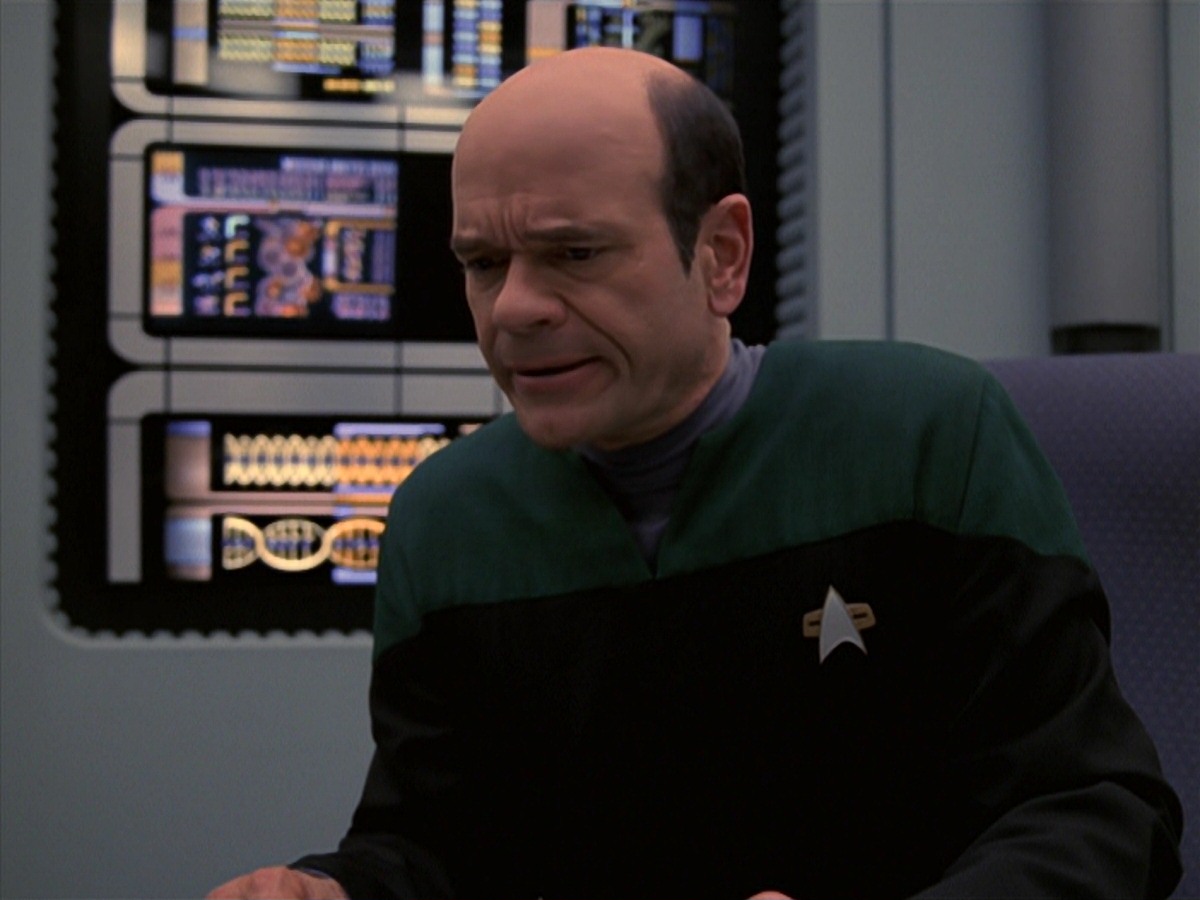 extant_StarTrek_VOY_7x24-RenaissanceMan_1399.jpg