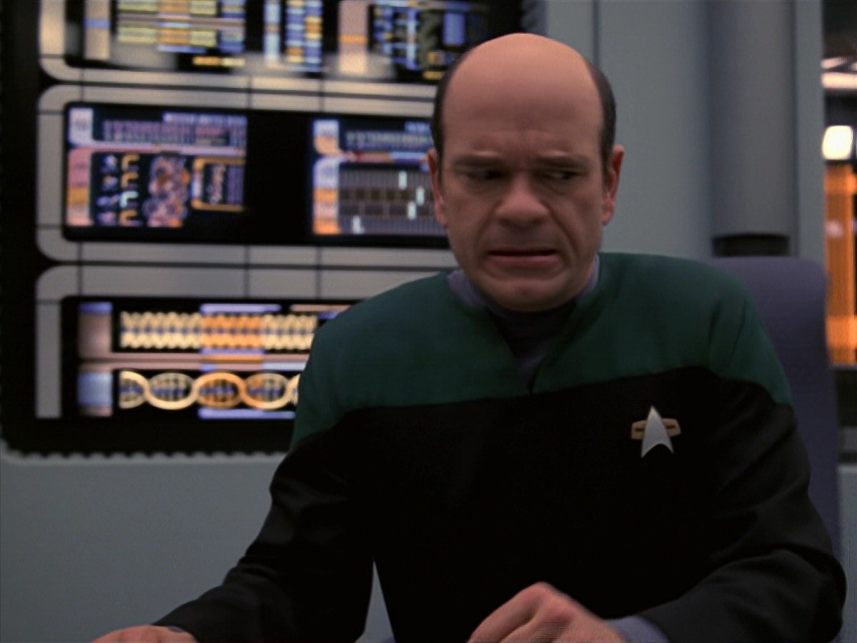 extant_StarTrek_VOY_7x24-RenaissanceMan_1400.jpg