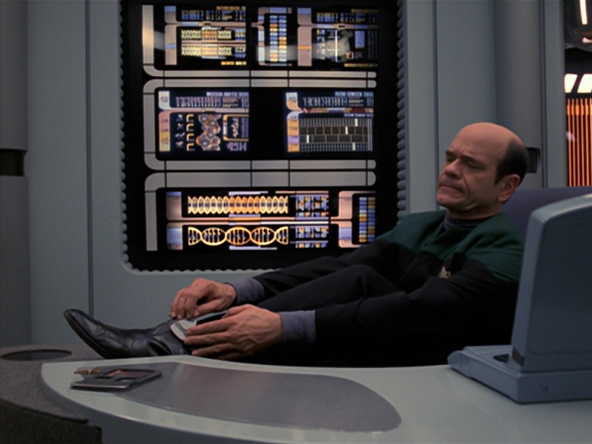 extant_StarTrek_VOY_7x24-RenaissanceMan_1419.jpg