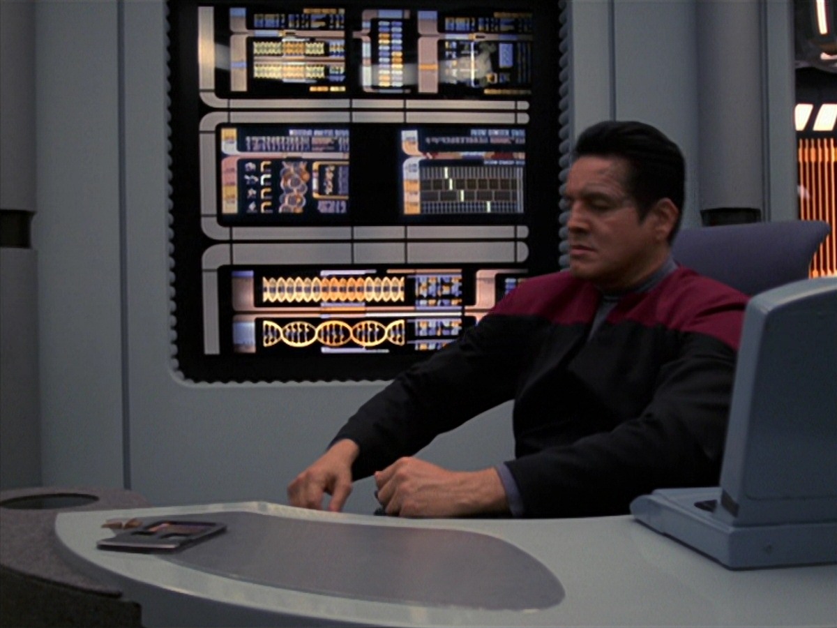extant_StarTrek_VOY_7x24-RenaissanceMan_1423.jpg