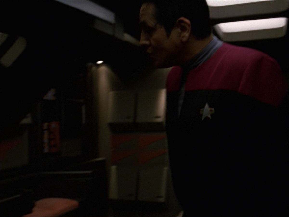 extant_StarTrek_VOY_7x24-RenaissanceMan_1444.jpg