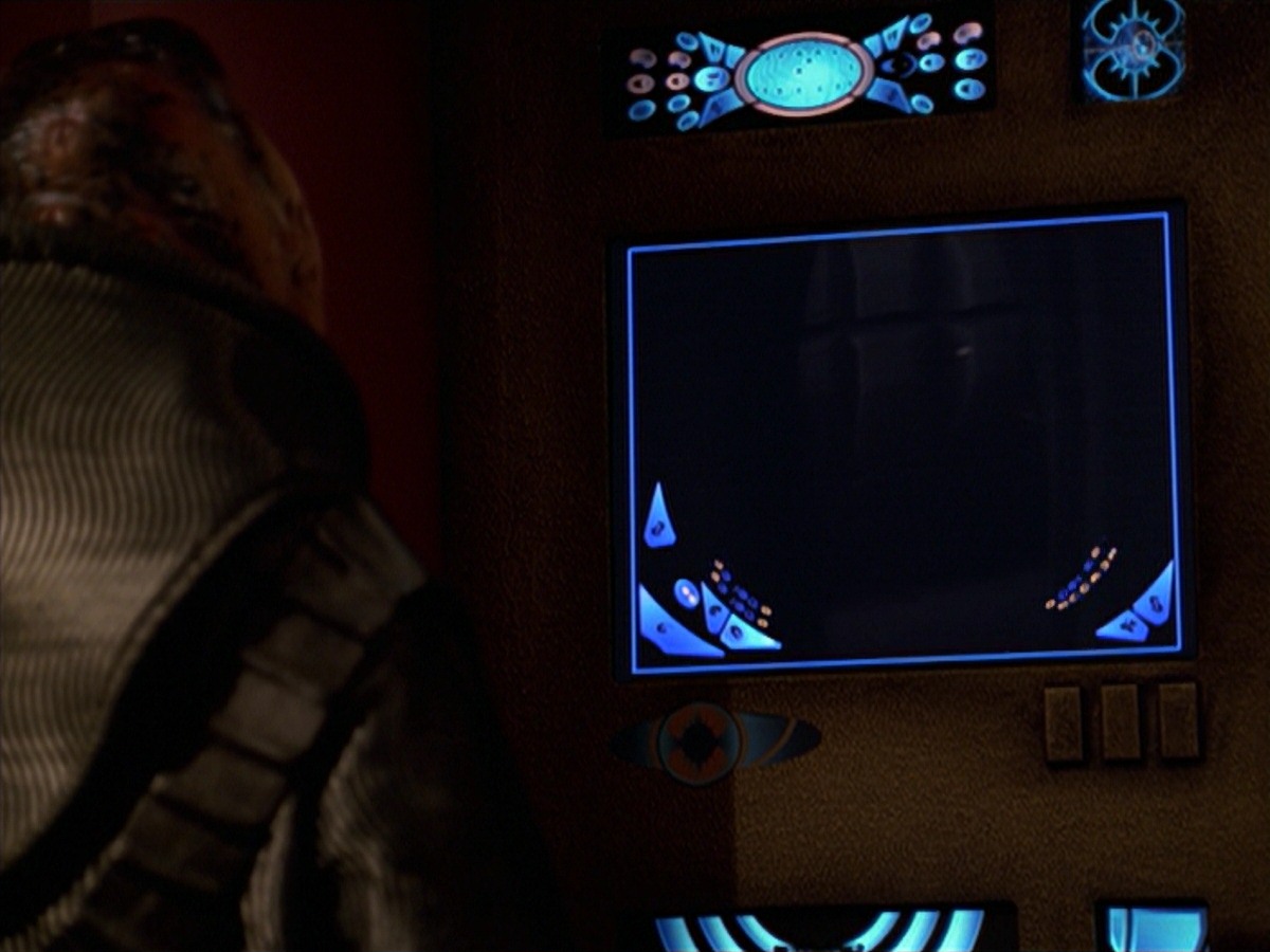 extant_StarTrek_VOY_7x24-RenaissanceMan_1479.jpg