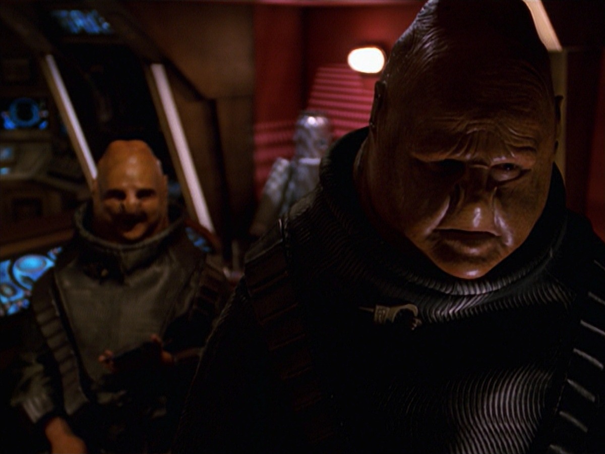 extant_StarTrek_VOY_7x24-RenaissanceMan_1481.jpg