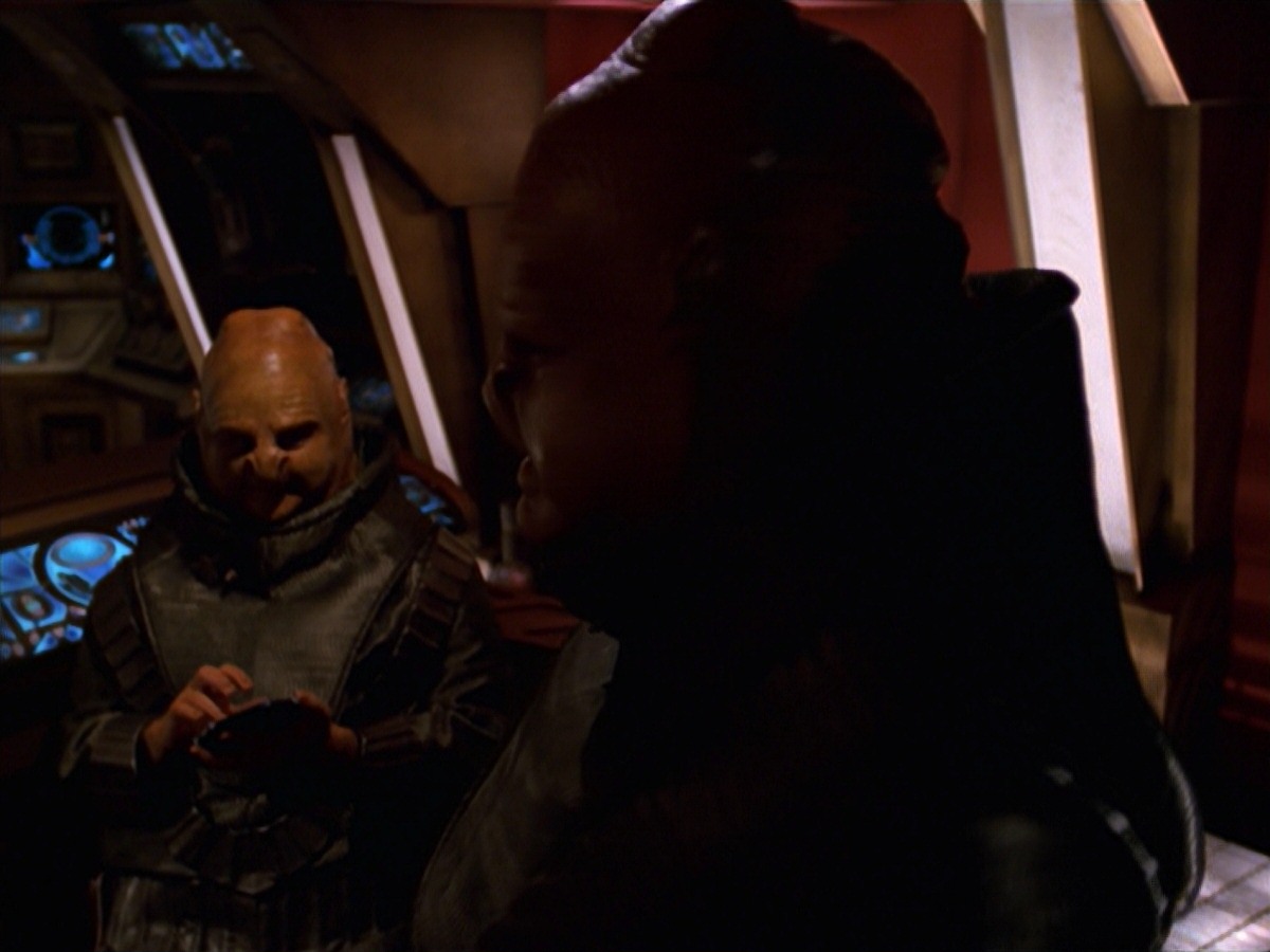 extant_StarTrek_VOY_7x24-RenaissanceMan_1484.jpg