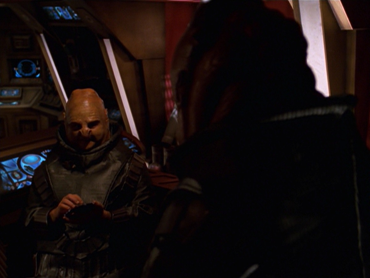extant_StarTrek_VOY_7x24-RenaissanceMan_1485.jpg