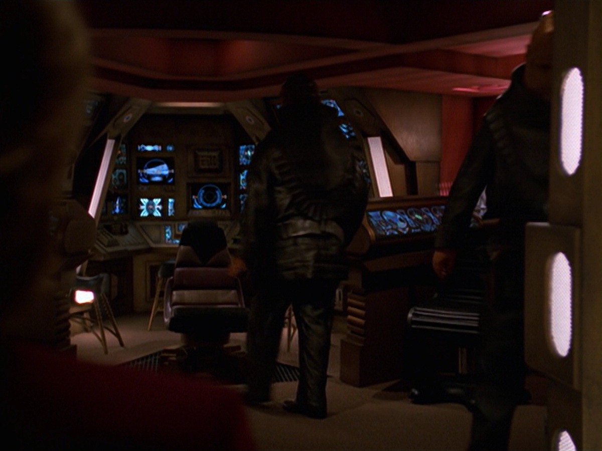 extant_StarTrek_VOY_7x24-RenaissanceMan_1498.jpg