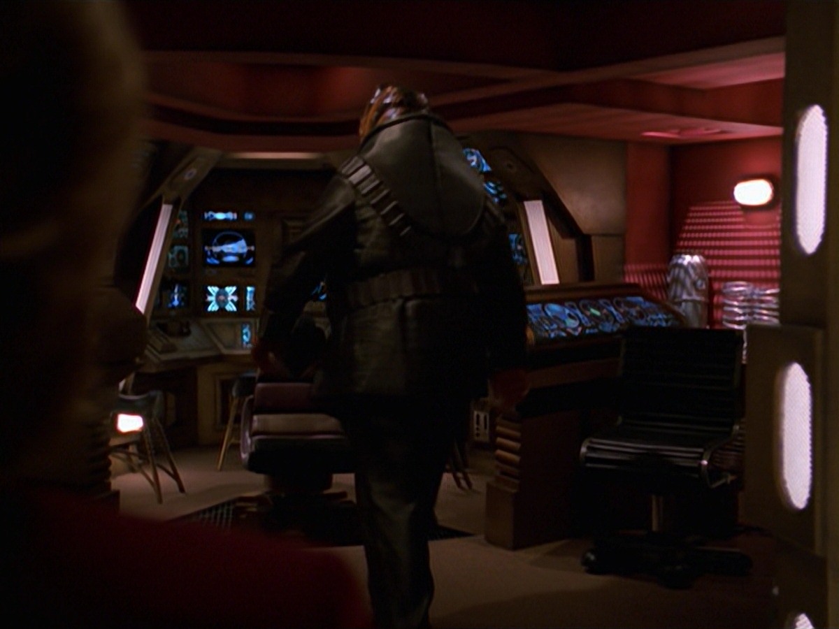 extant_StarTrek_VOY_7x24-RenaissanceMan_1500.jpg