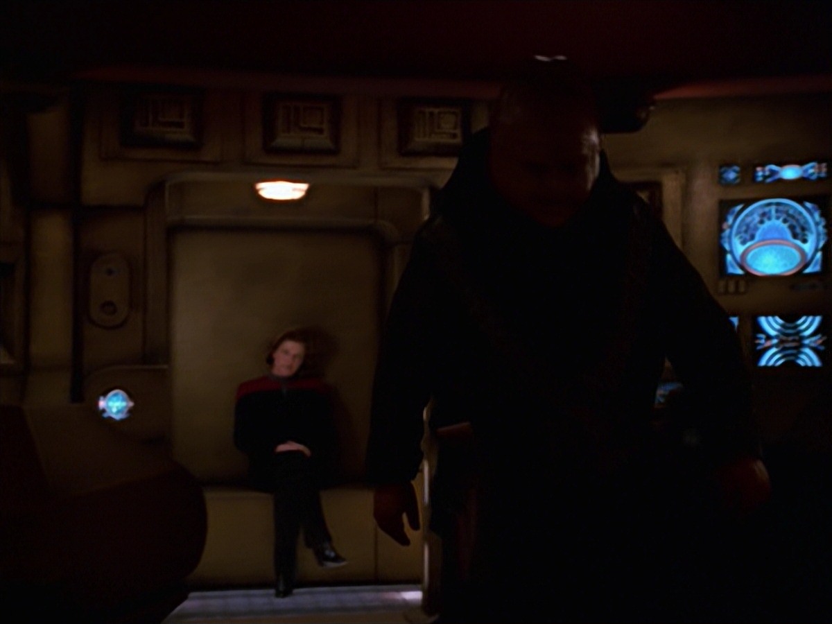 extant_StarTrek_VOY_7x24-RenaissanceMan_1501.jpg