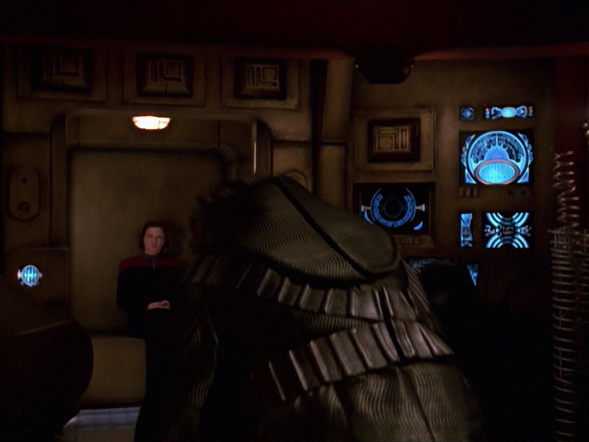 extant_StarTrek_VOY_7x24-RenaissanceMan_1503.jpg