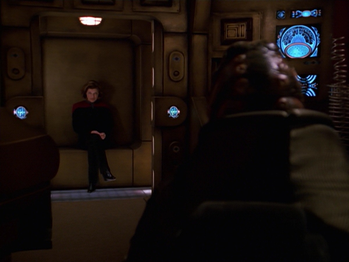extant_StarTrek_VOY_7x24-RenaissanceMan_1515.jpg