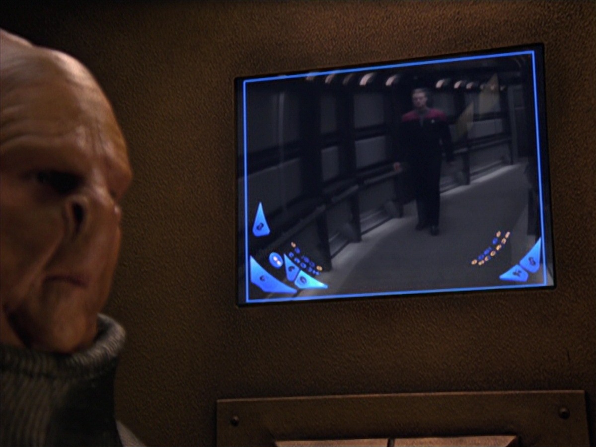 extant_StarTrek_VOY_7x24-RenaissanceMan_1529.jpg