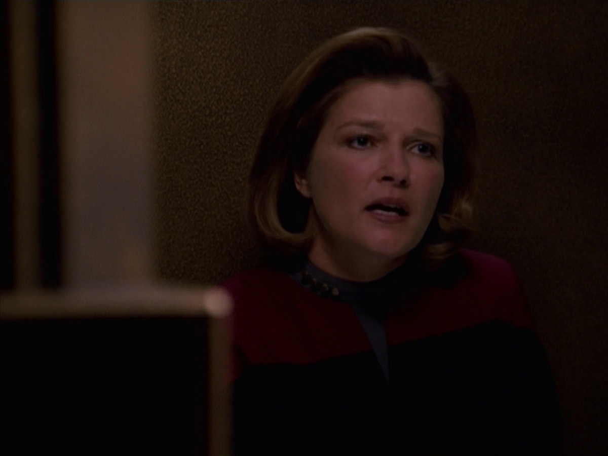 extant_StarTrek_VOY_7x24-RenaissanceMan_1545.jpg