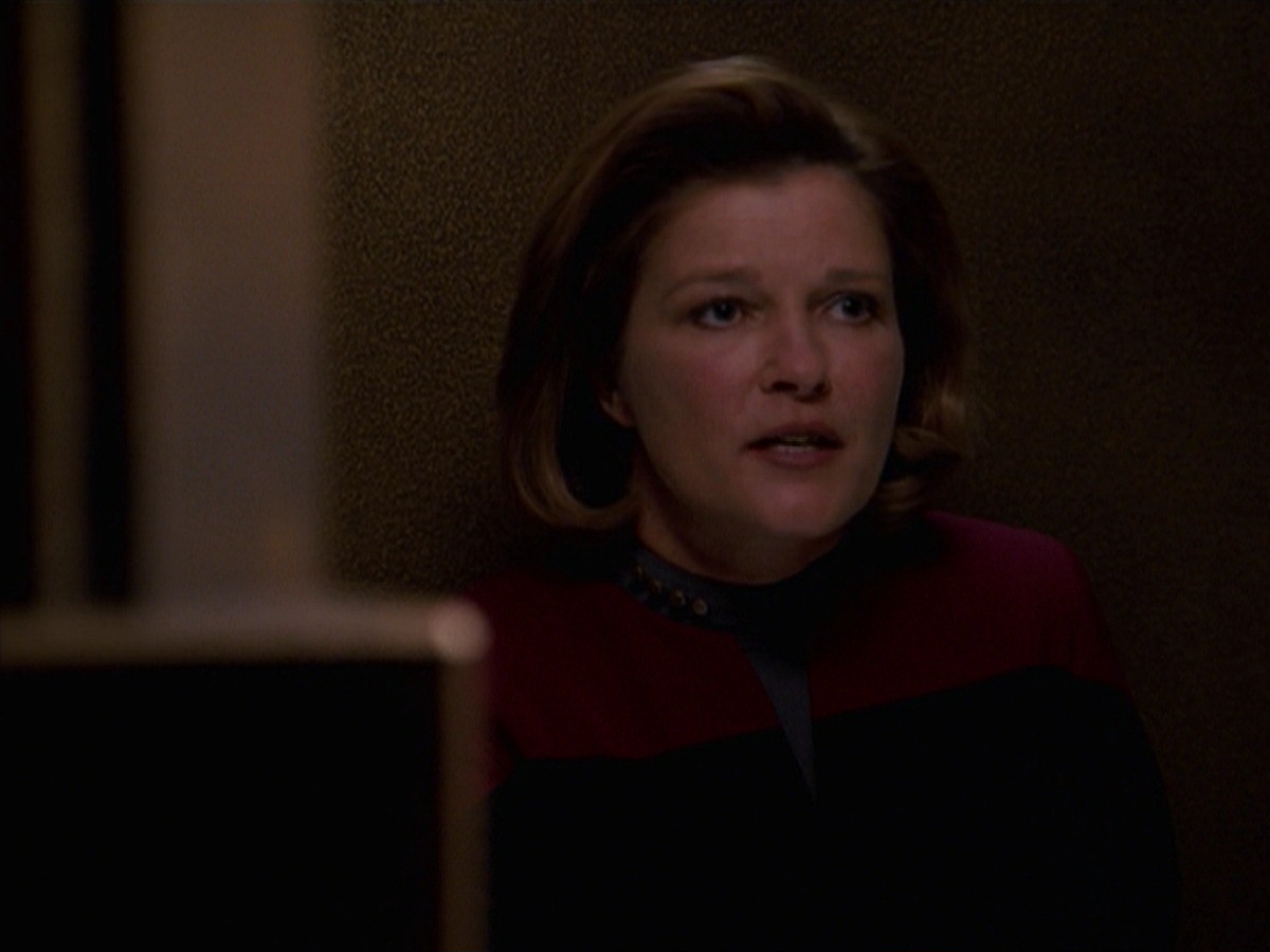 extant_StarTrek_VOY_7x24-RenaissanceMan_1560.jpg