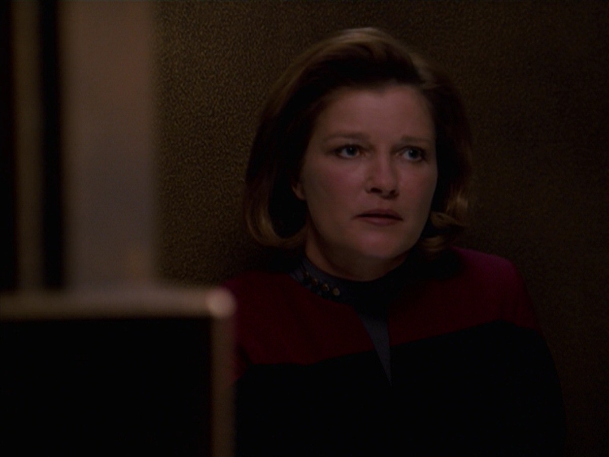 extant_StarTrek_VOY_7x24-RenaissanceMan_1561.jpg