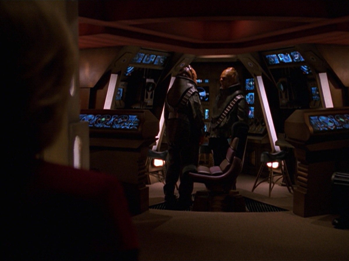 extant_StarTrek_VOY_7x24-RenaissanceMan_1573.jpg