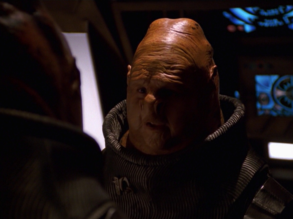 extant_StarTrek_VOY_7x24-RenaissanceMan_1581.jpg